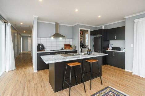 Photo of property in 2 Oldfield Lane, Marton, 4710