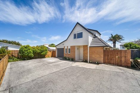 Photo of property in 3b Stevenson Road, Clarks Beach, 2122