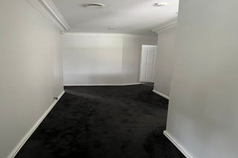 Photo of property in 11 Rosses Place, Pinehill, Auckland, 0632