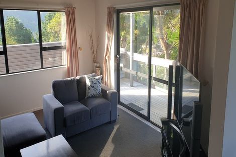 Photo of property in 18 Jasmine Grove, Maungaraki, Lower Hutt, 5010