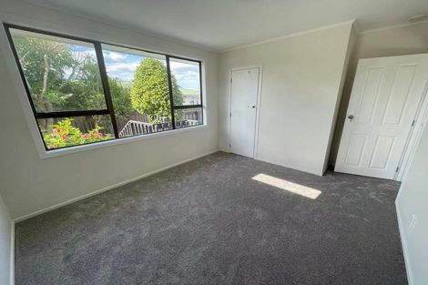 Photo of property in 128 Cobham Crescent, Kelston, Auckland, 0602