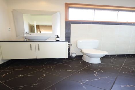 Photo of property in 30 Karaka Road, Otumoetai, Tauranga, 3110