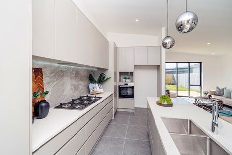 Photo of property in 8 Poutawa Lane, Clarks Beach, 2122