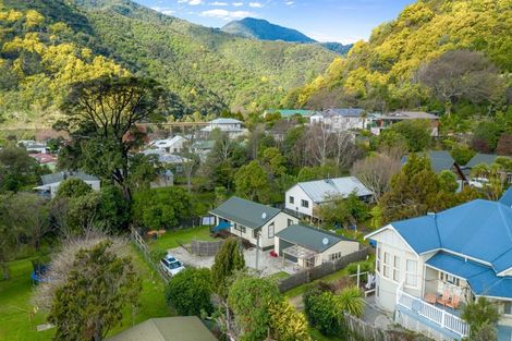 Photo of property in 62a Kent Street, Picton, 7220