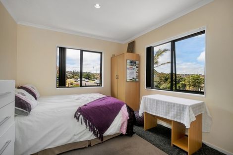 Photo of property in 10 Chieftain Rise, Goodwood Heights, Auckland, 2105