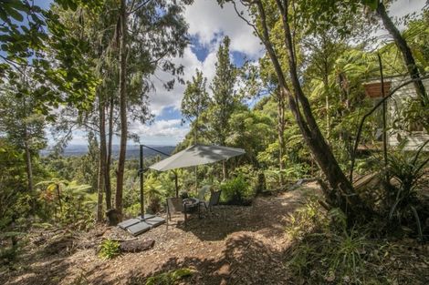 Photo of property in 408a Scenic Drive, Waiatarua, Auckland, 0612