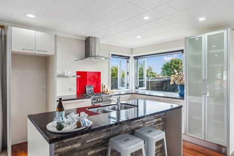Photo of property in 12 Hicks Crescent, Waikanae Beach, Waikanae, 5036