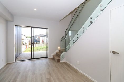 Photo of property in 17 Farranfore Road, Opaheke, Papakura, 2113