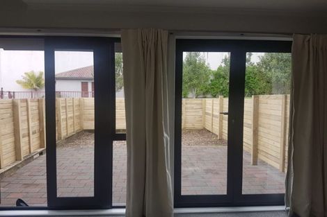 Photo of property in 1a/30 Westward Ho, Glen Eden, Auckland, 0602