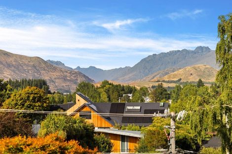 Photo of property in 3 Stafford Street, Arrowtown, 9302