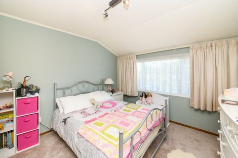 Photo of property in 12 Truscott Grove, Awapuni, Palmerston North, 4412
