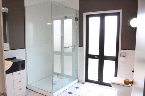 Photo of property in 28a Clovelly Road, Bucklands Beach, Auckland, 2012