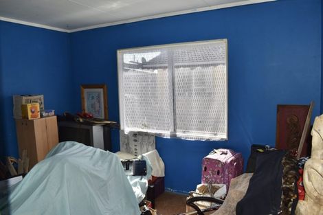 Photo of property in 16 Colenso Place, Otaki Beach, Otaki, 5512