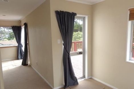Photo of property in 13 Trengove Place, West Harbour, Auckland, 0618
