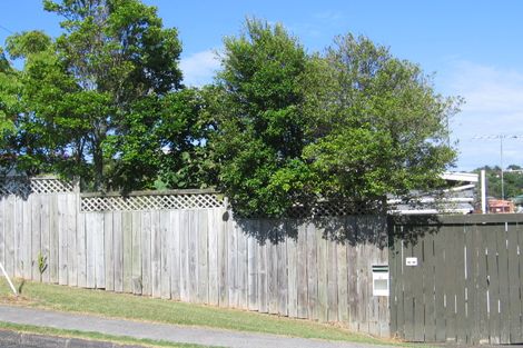 Photo of property in 12 Korotaha Terrace, Rothesay Bay, Auckland, 0630