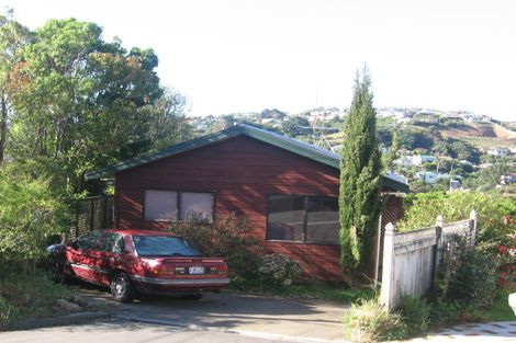 Photo of property in 64 Bassett Road, Johnsonville, Wellington, 6037