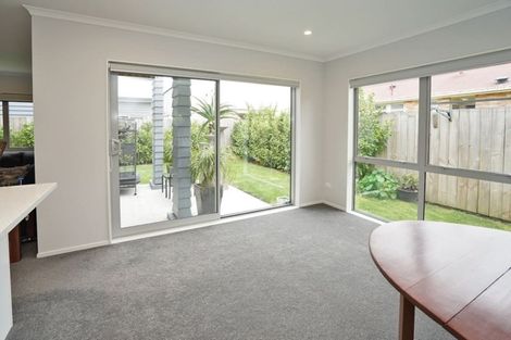 Photo of property in 2/13 Crosher Place, Silverdale, Hamilton, 3216
