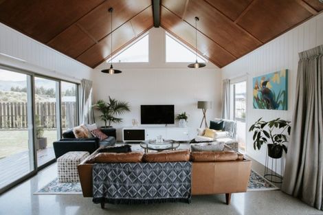 Photo of property in 15 Bargour Street, Wanaka, 9305