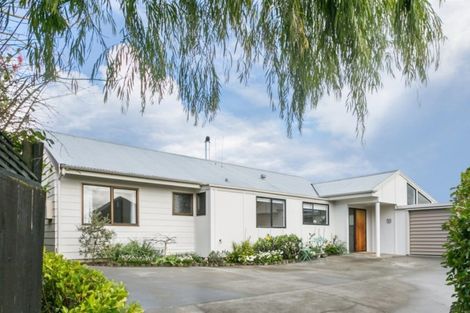 Photo of property in 10 Busby Hill, Havelock North, 4130