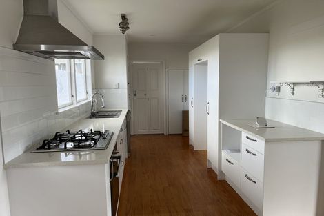 Photo of property in 79 La Rosa Street, Green Bay, Auckland, 0604