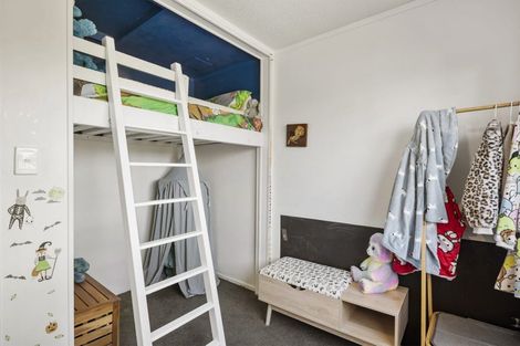 Photo of property in 9 Clifford Road, Johnsonville, Wellington, 6037