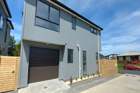 Photo of property in 20a Mackenzie Street, Te Atatu South, Auckland, 0610