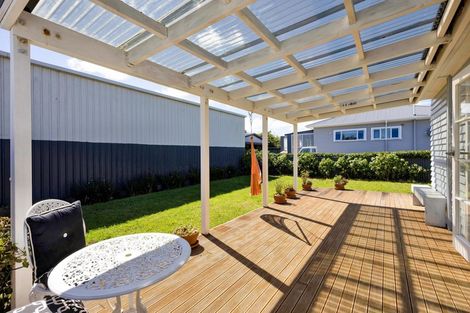 Photo of property in 57 Domett Street, Opunake, 4616