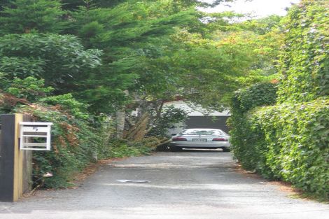 Photo of property in 5 Barton Road, Heretaunga, Upper Hutt, 5018