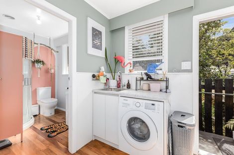 Photo of property in 2/159 Muritai Road, Eastbourne, Lower Hutt, 5013