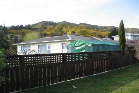 Photo of property in 41 Wood Street, Wainuiomata, Lower Hutt, 5014