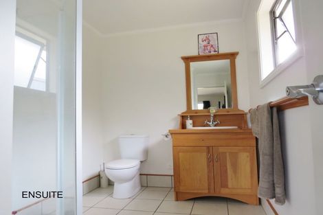 Photo of property in 89 Costley Street West, Carterton, 5713