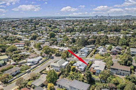 Photo of property in 32 Mcdowell Crescent, Hillcrest, Auckland, 0627