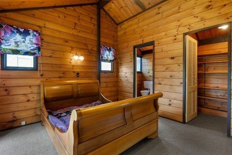 Photo of property in 19 Nikau Street, Inglewood, 4330