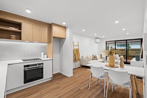 Photo of property in 2/70 Isleworth Road, Bishopdale, Christchurch, 8053