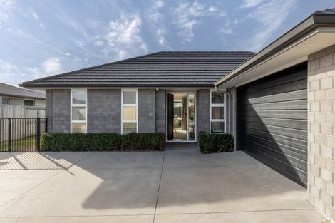 Photo of property in 10 Te Kio Crescent, Papamoa Beach, Papamoa, 3118
