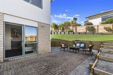 Photo of property in 42 Black Teal Close, Unsworth Heights, Auckland, 0632