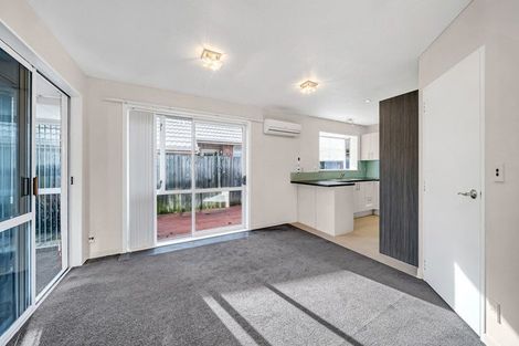 Photo of property in 2/52a Berkshire Drive, Avonhead, Christchurch, 8042