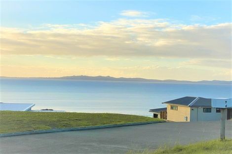 Photo of property in 2 Sunset Heights, Cable Bay, 0420