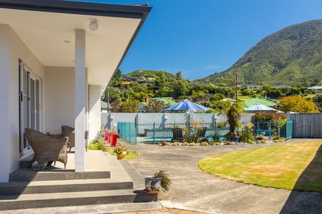 Photo of property in 36 Kent Street, Picton, 7220