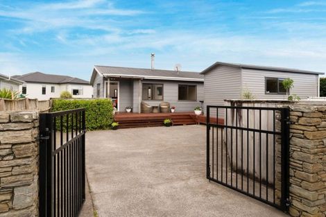 Photo of property in 44b Matipo Road, Te Atatu Peninsula, Auckland, 0610