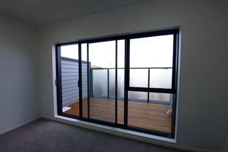 Photo of property in 2b Taratoa Street, Point England, Auckland, 1072