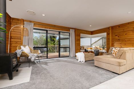 Photo of property in 260a Henderson Valley Road, Henderson, Auckland, 0612