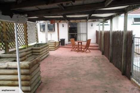 Photo of property in 5 Diamond Street, Carterton, 5713