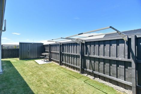 Photo of property in 17 Angus Place, Rangiora, 7400