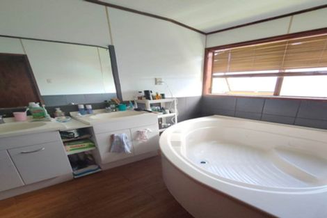 Photo of property in 34 Sartors Avenue, Northcross, Auckland, 0630