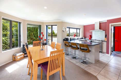 Photo of property in 16 Thorndon Close, Kirwee, Darfield, 7571