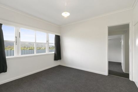 Photo of property in 286 Grounsell Crescent, Belmont, Lower Hutt, 5010