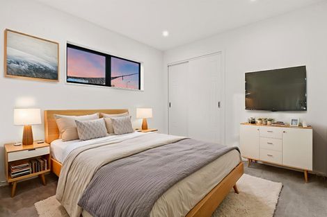 Photo of property in 2/32 Tapuwae Way, Mangere Bridge, 2022