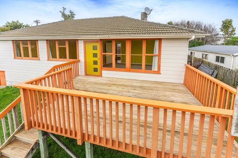 Photo of property in 5 Cheshire Street, Cannons Creek, Porirua, 5024