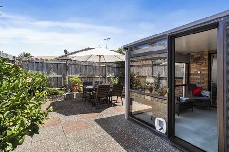 Photo of property in 1/6 Marbeth Court, Botany Downs, Auckland, 2010